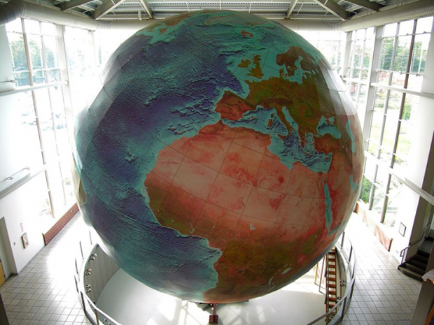 Самый большой глобус в мире