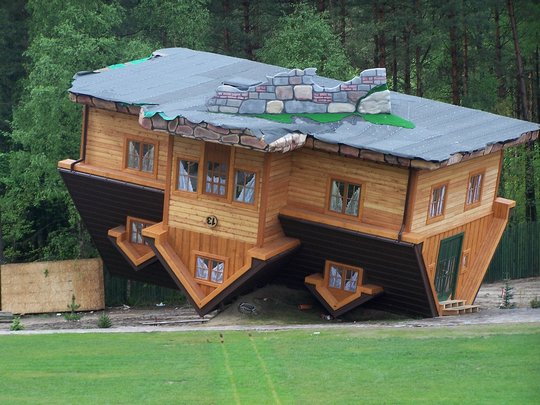 Необычные дома: Перевернутый дом. Шимбарк, Польша