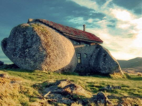 Необычные дома: Каменный дом. Фафе Португалия